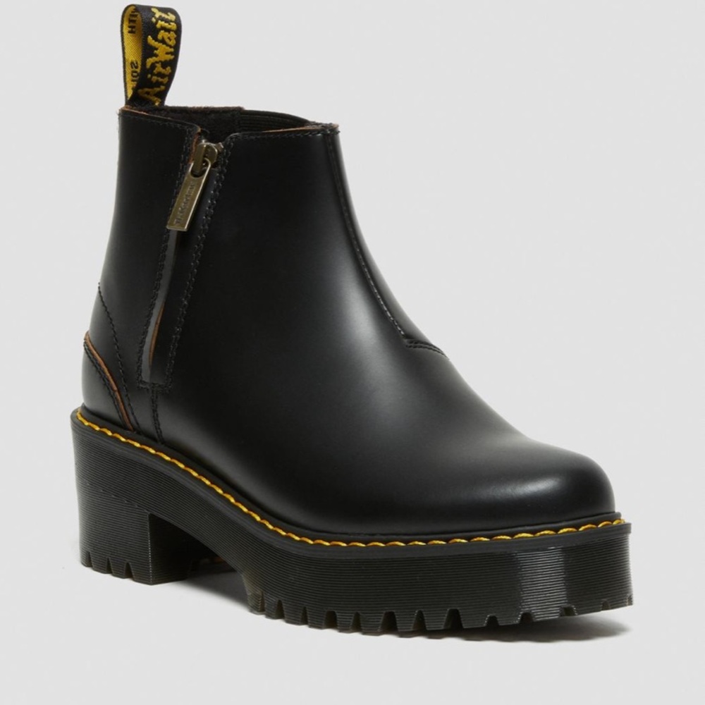Doc Marteen Chelsea Boots